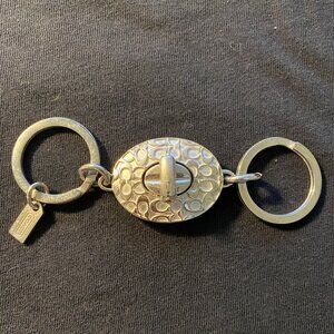 Coach SilverTone Turn lock KeyHolder/Key Ring–Signature "C"– Great for Valet Key